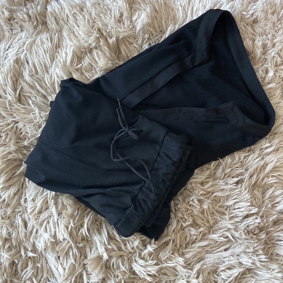 Lounge set. Like new. Pants with drawstring and pockets. Super comfy. - Picture 1 of 5